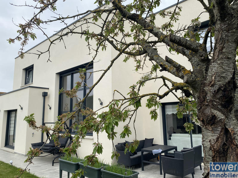 Maison - 203 m² - 7 pièces