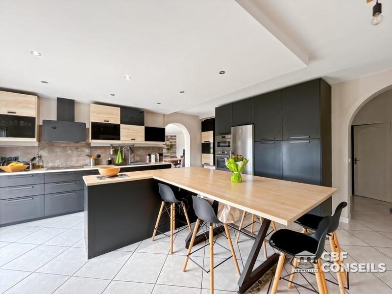 Villa - 206 m² - 7 pièces