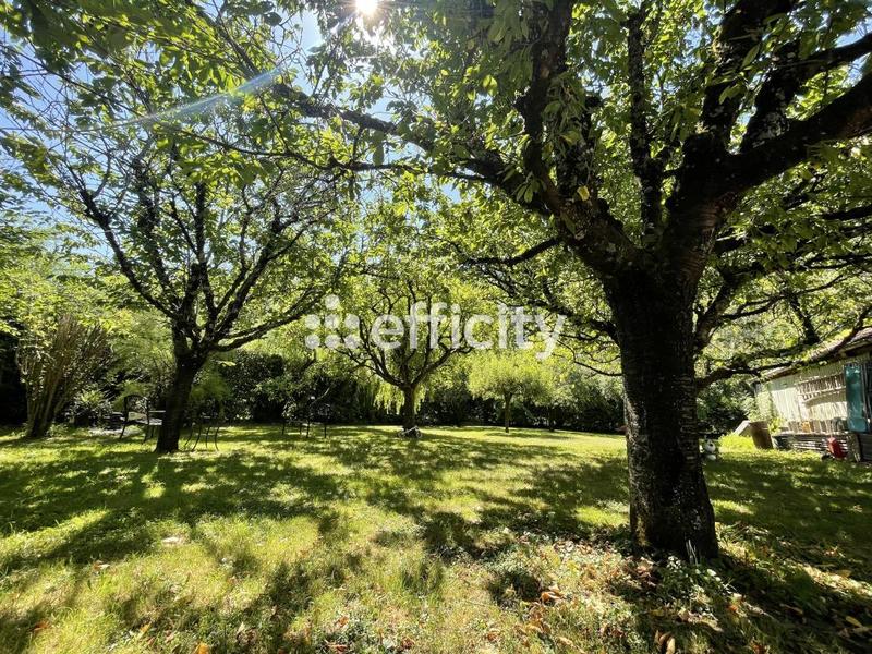 Maison - 200 m² - 7 pièces