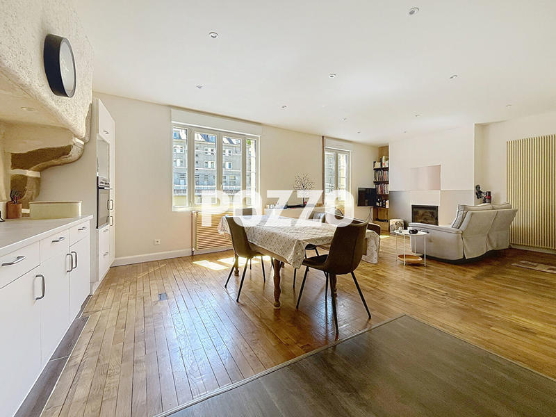 Maison - 104 m² - 8 pièces