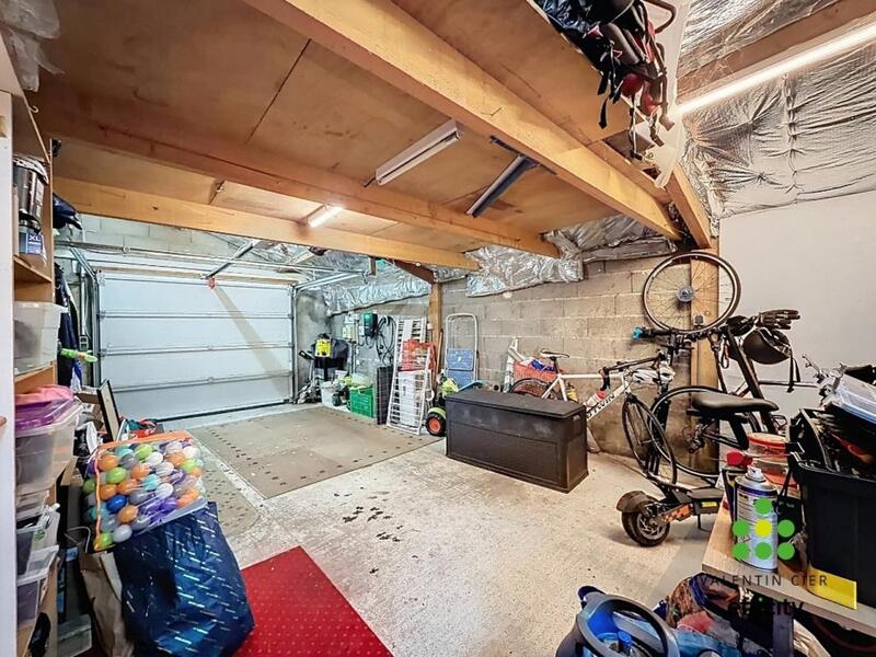 Maison - 201 m² - 8 pièces