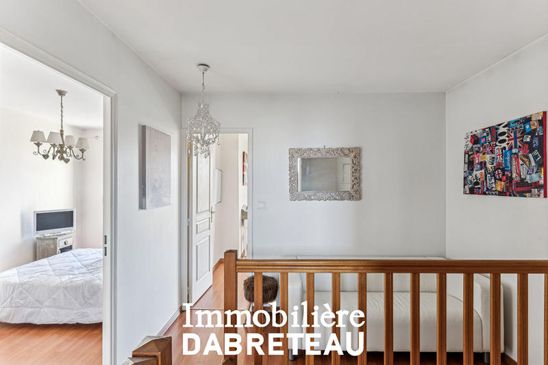 Appartement - 90 m² - 3 pièces