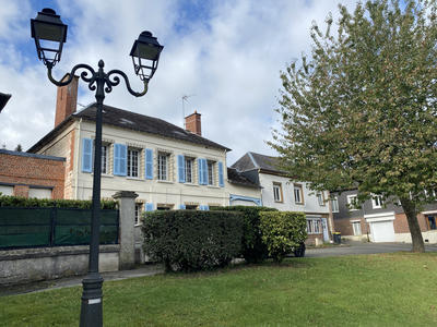 Maison - 150 m² - 10 pièces