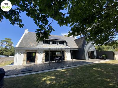 Maison - 251 m² - 8 pièces