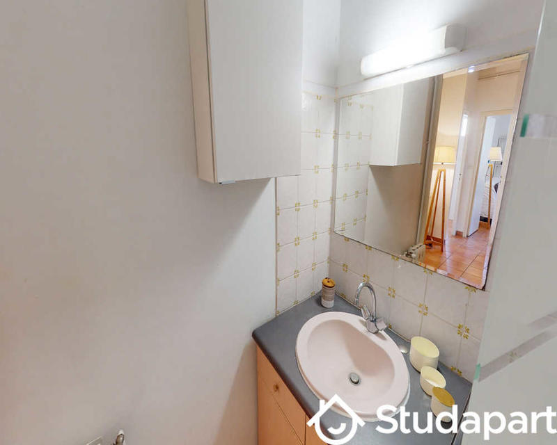 Chambre - 70 m² - 1 pièce