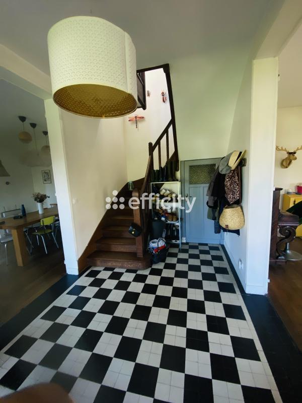 Maison - 246 m² - 10 pièces