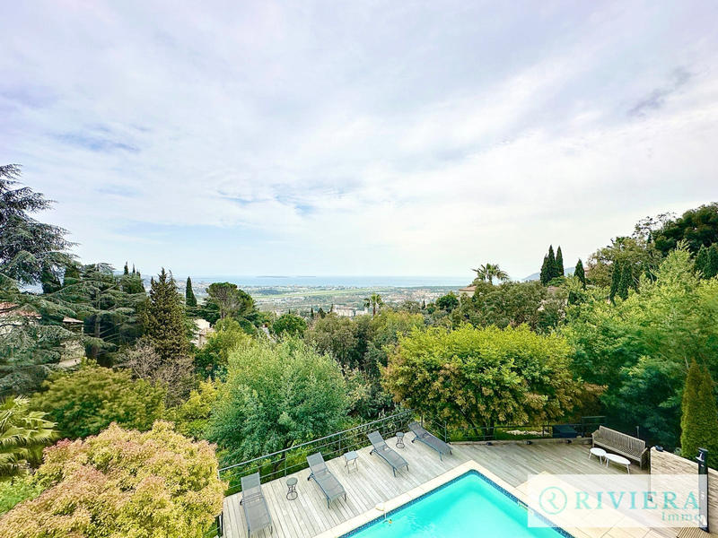 Maison - 203 m² - 5 pièces