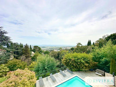 Maison - 203 m² - 5 pièces