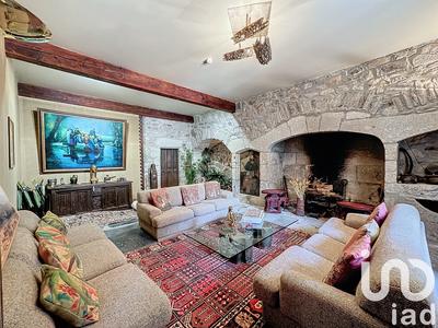 Maison - 231 m² - 9 pièces