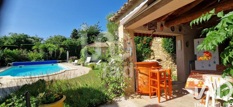 Maison - 205 m² - 6 pièces