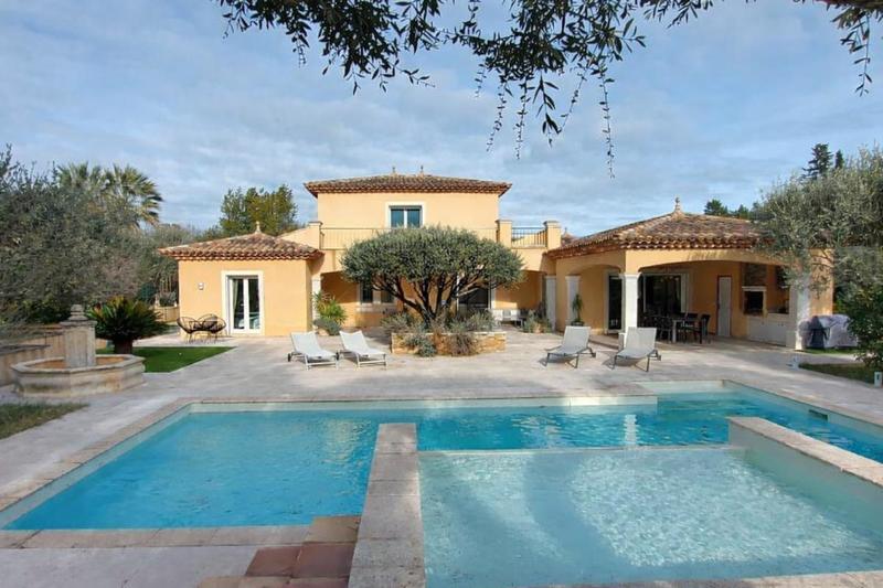 Villa - 240 m² - 7 pièces