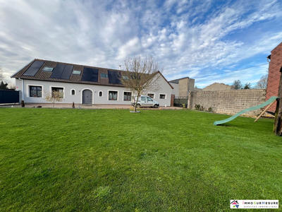 Maison - 228 m² - 9 pièces