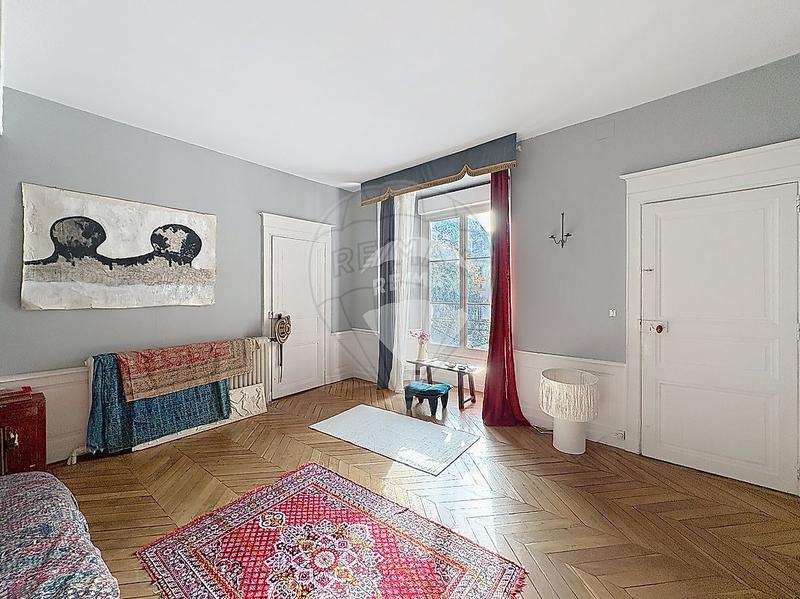 Maison de maîtres - 250 m² - 9 pièces