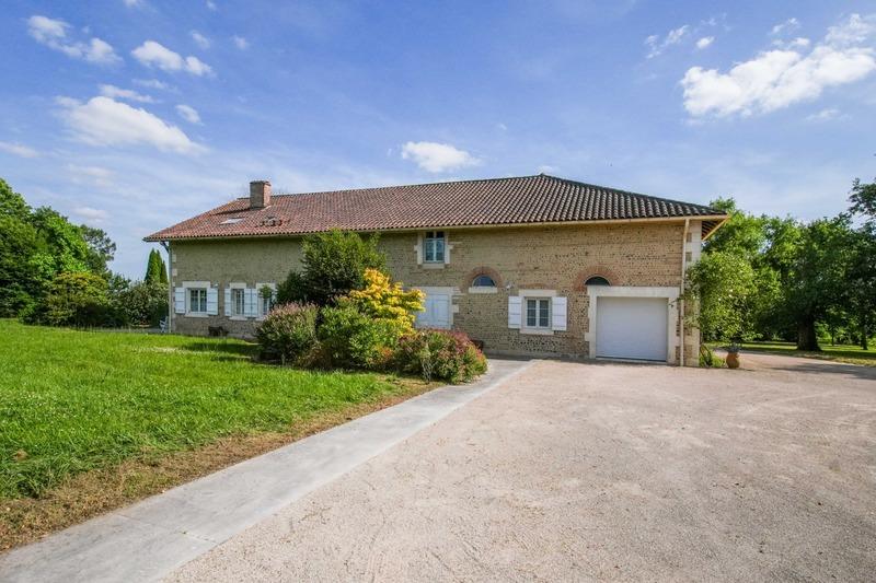 Propriété - 430 m² - 8 pièces