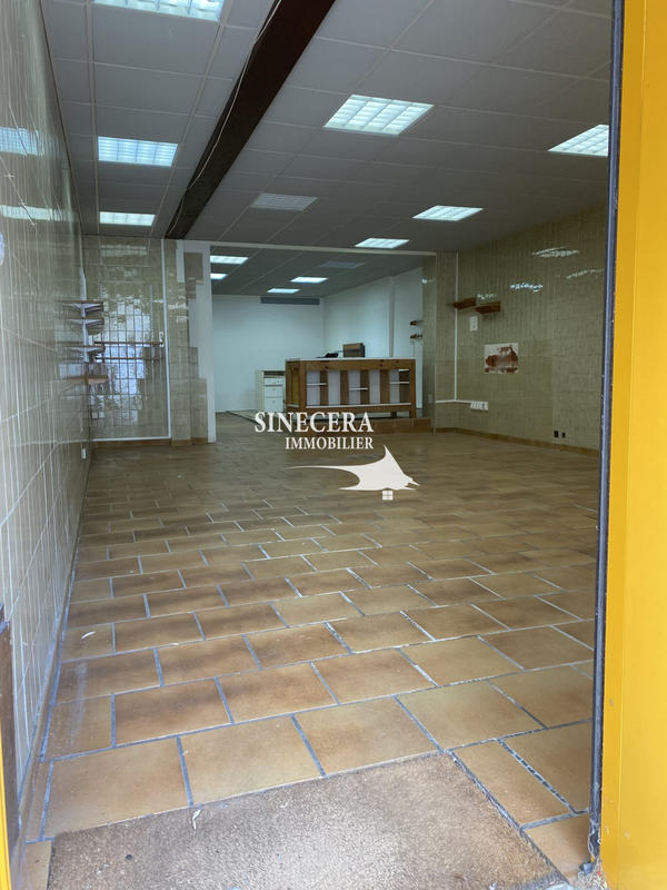 Local commercial - 236 m²