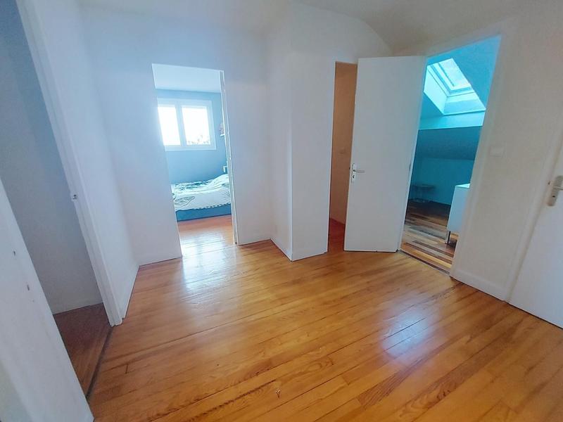 Maison - 161 m² - 8 pièces