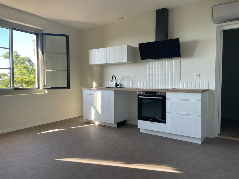 Maison - 330 m² - 13 pièces