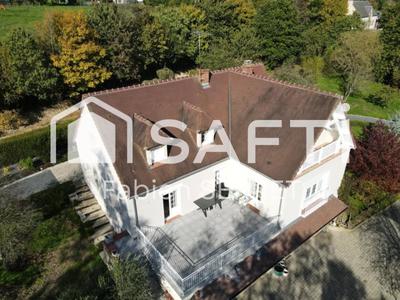 Maison - 232 m² - 8 pièces