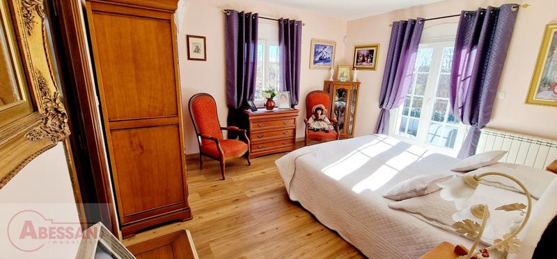 Maison - 201 m² - 5 pièces