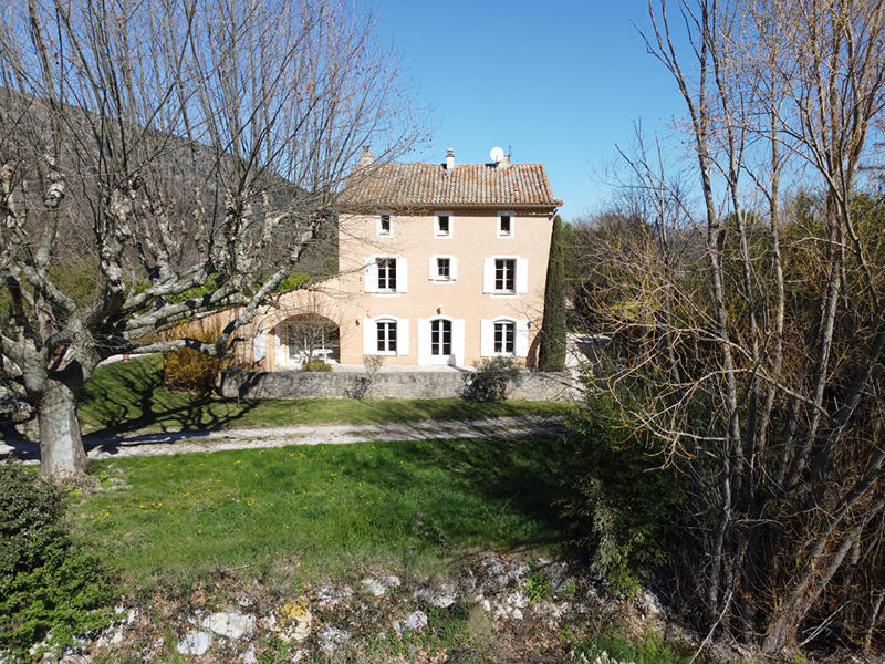 Maison - 200 m² - 7 pièces