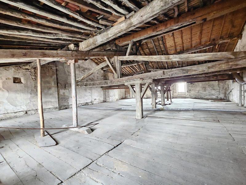 Maison - 280 m² - 10 pièces