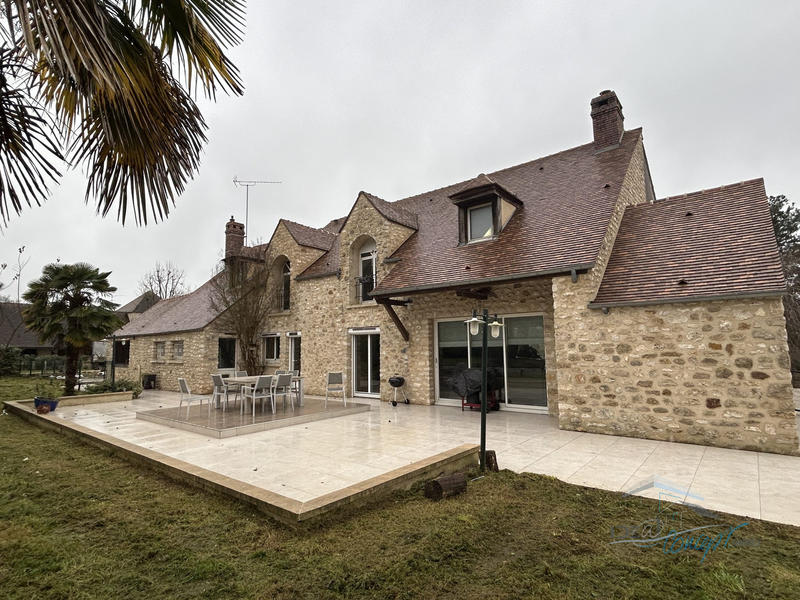Villa - 264 m² - 8 pièces