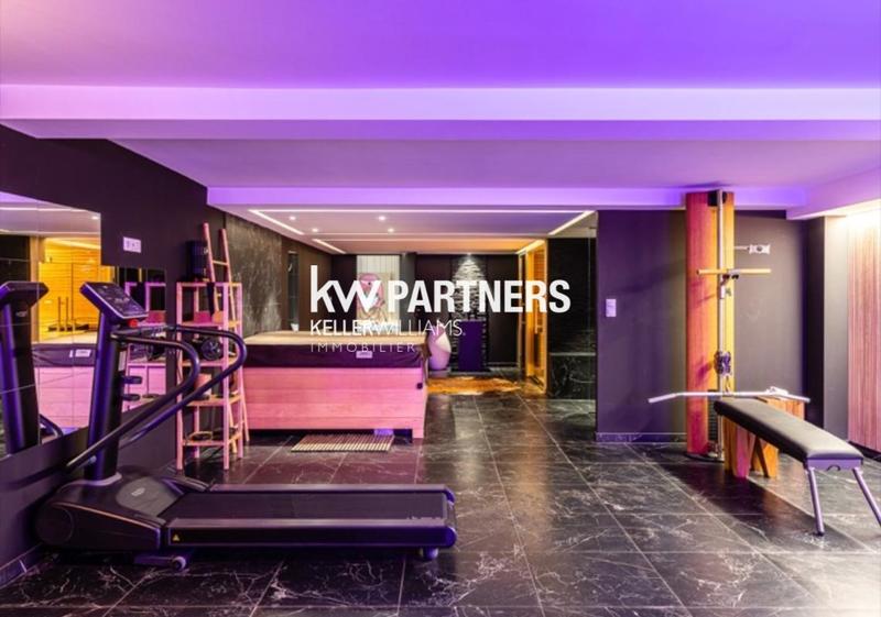 Propriété - 700 m² - 8 pièces