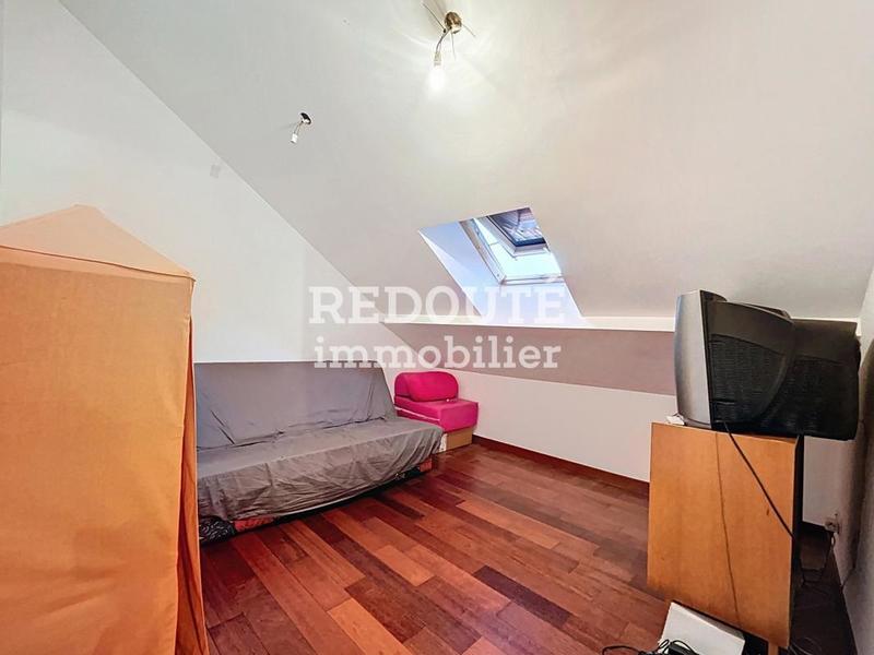 Maison - 236 m² - 8 pièces