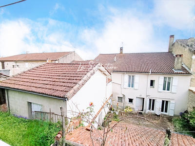 Maison - 248 m² - 8 pièces