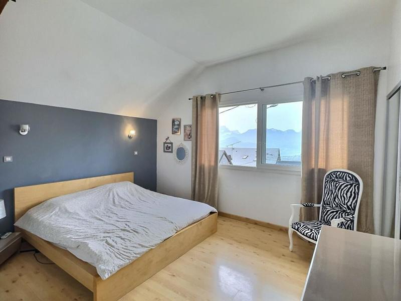 Maison - 240 m² - 6 pièces