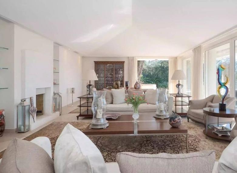 Villa - 330 m² - 7 pièces