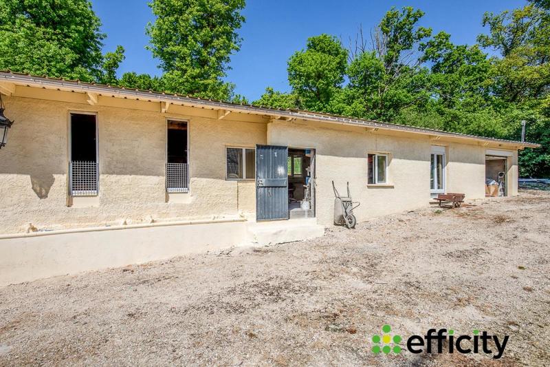 Maison - 246 m² - 11 pièces