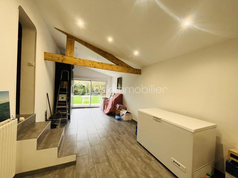 Maison - 222 m² - 8 pièces