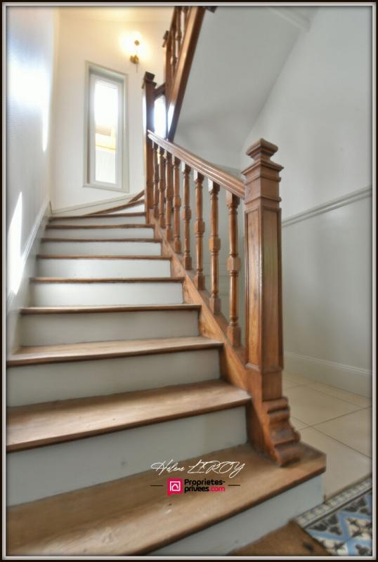 Demeure - 229 m² - 6 pièces