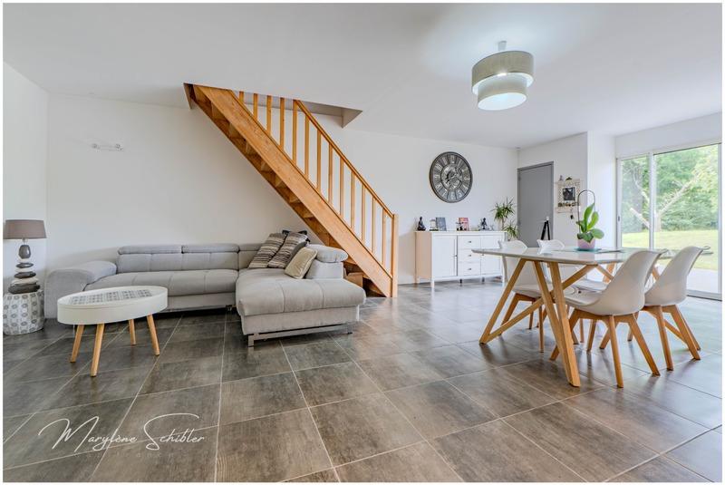 Maison - 250 m² - 8 pièces