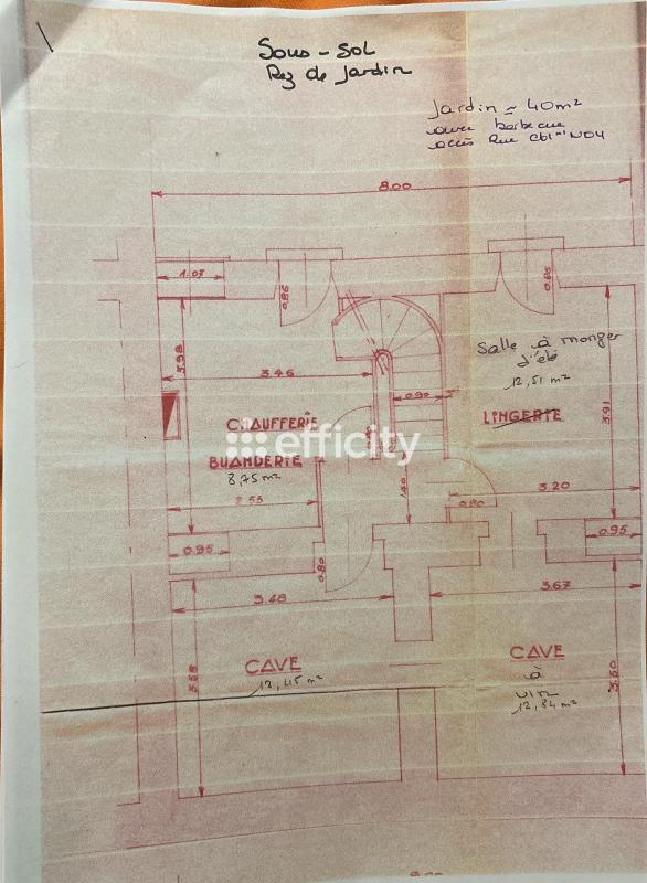 Immeuble - 196 m² - 10 pièces