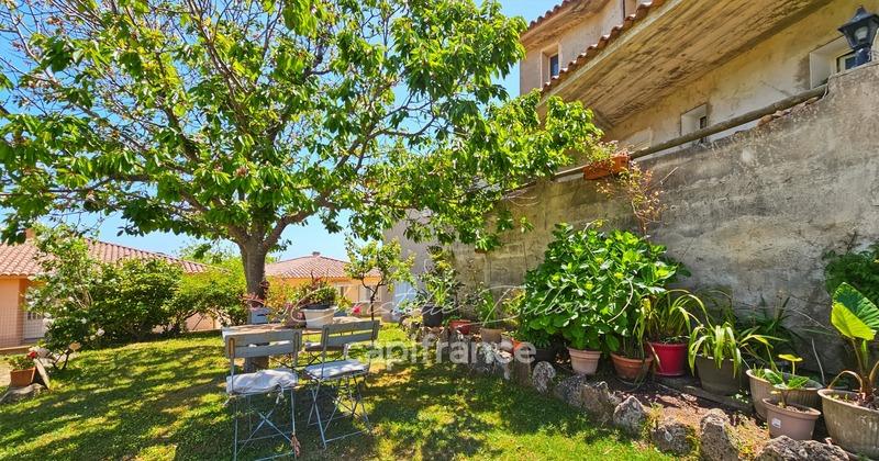 Villa - 246 m² - 10 pièces