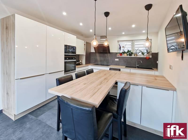 Maison - 143 m² - 6 pièces