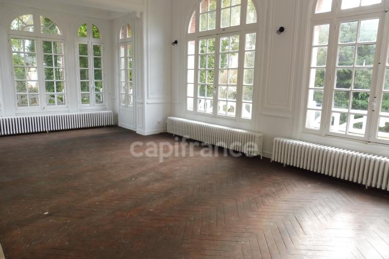 Maison de maîtres - 227 m² - 13 pièces