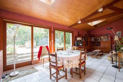 Maison - 205 m² - 8 pièces