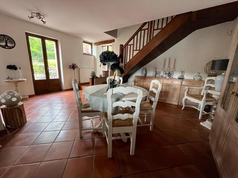 Maison - 180 m² - 5 pièces