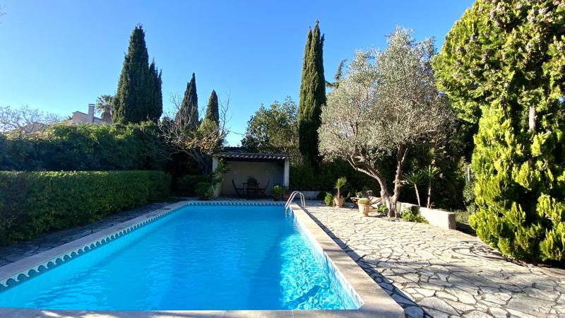Villa - 236 m² - 8 pièces