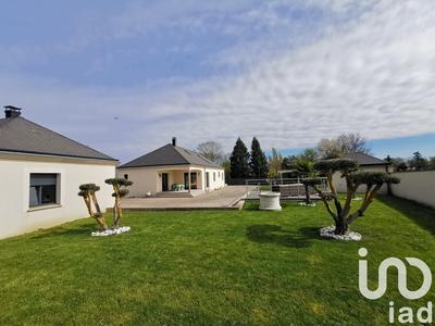 Maison - 210 m² - 7 pièces