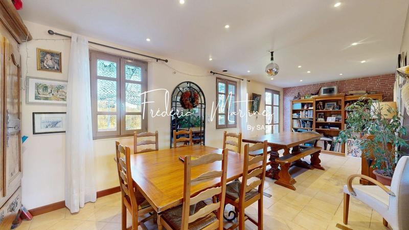 Maison - 205 m² - 8 pièces