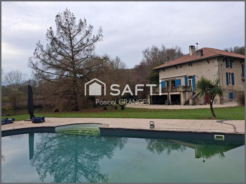 Maison - 343 m² - 9 pièces