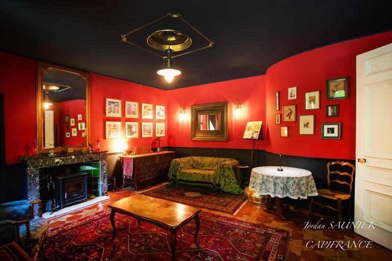 Demeure - 393 m² - 14 pièces