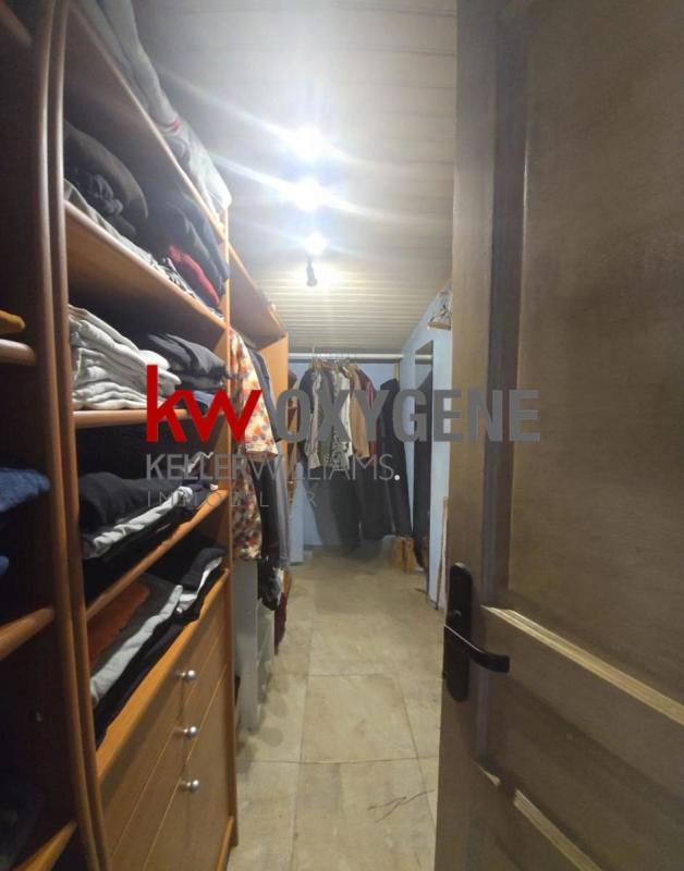 Maison - 215 m² - 9 pièces