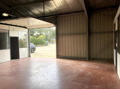 Local d'activité / Entrepôt - 490 m²