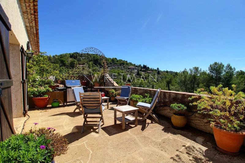 Maison - 236 m² - 7 pièces