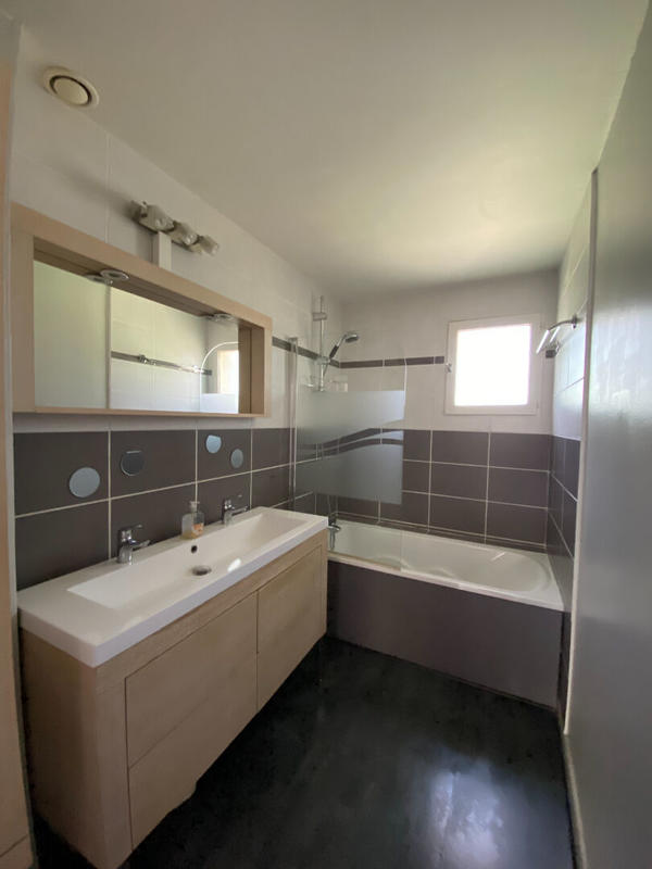 Maison - 151 m² - 6 pièces